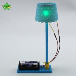 条孔灯罩小台灯