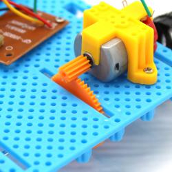 [画中麦田]两通遥控车